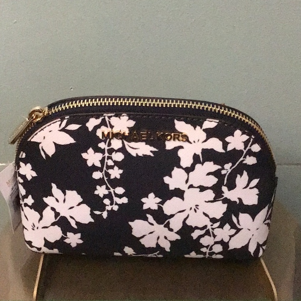 NEW Michael Kors Travel Cosmetic Case
